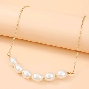 Gold and Pearls Necklace